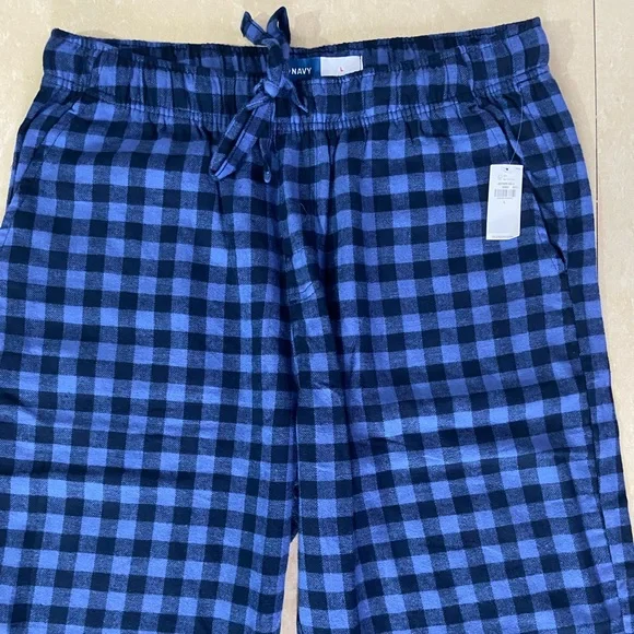 Old Navy Women’s Pre-Winter Lower in Checks - Picture 4 of 4